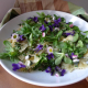 Těstovinový salát s jarními květy